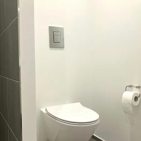 Spacious For 3 欧登塞