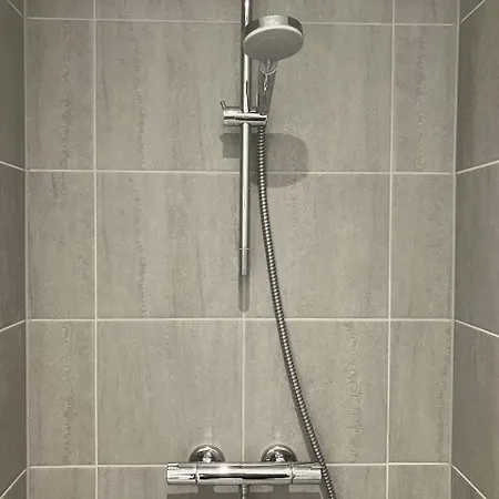 Spacious For 3 欧登塞